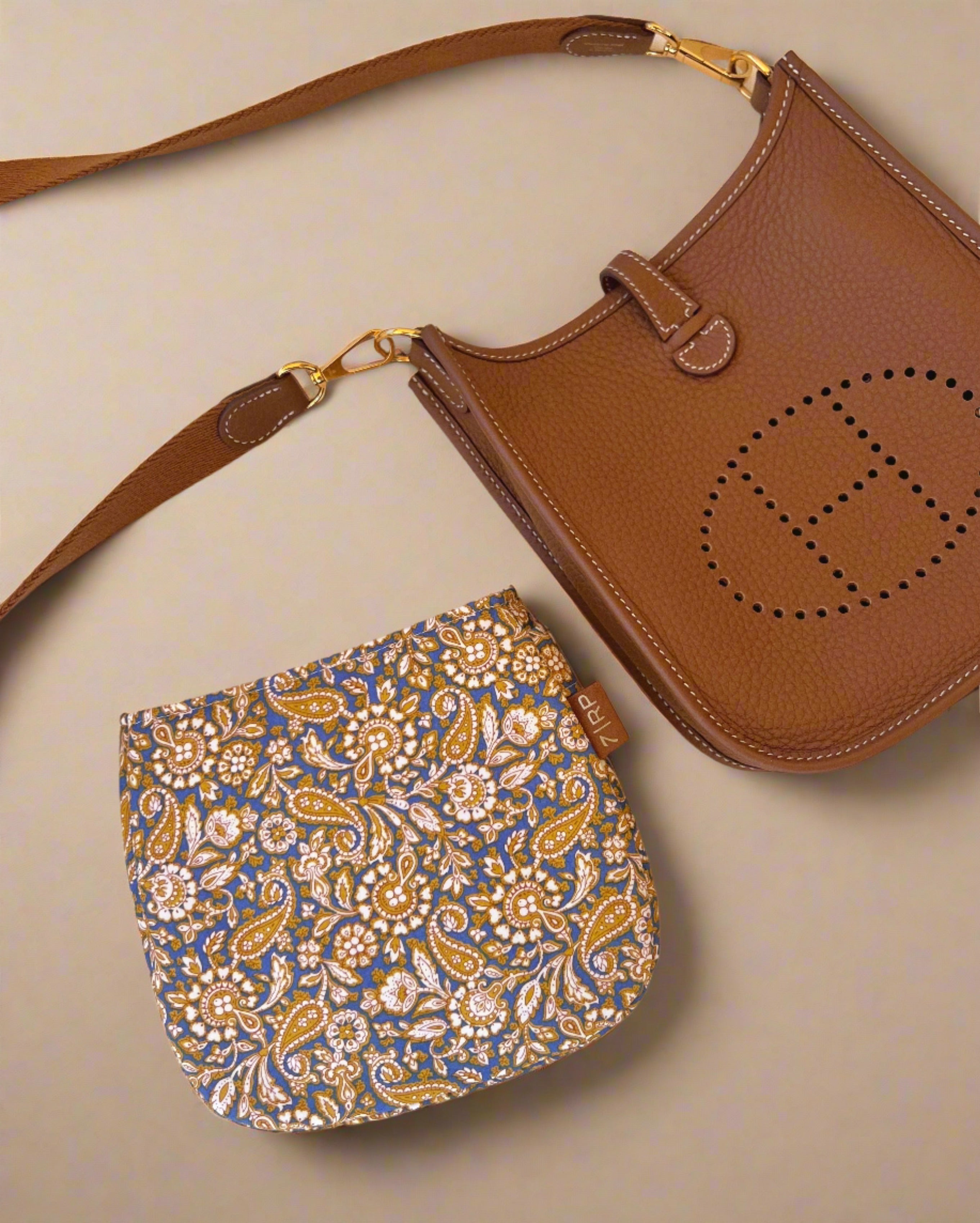 #color_gold paisley