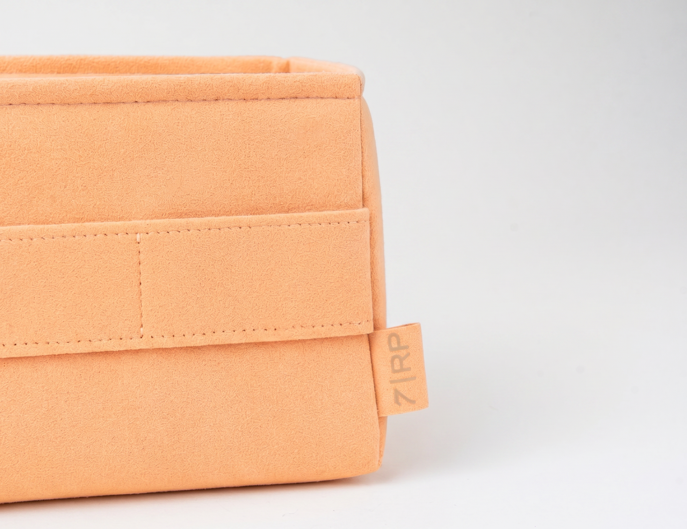 #color_apricot